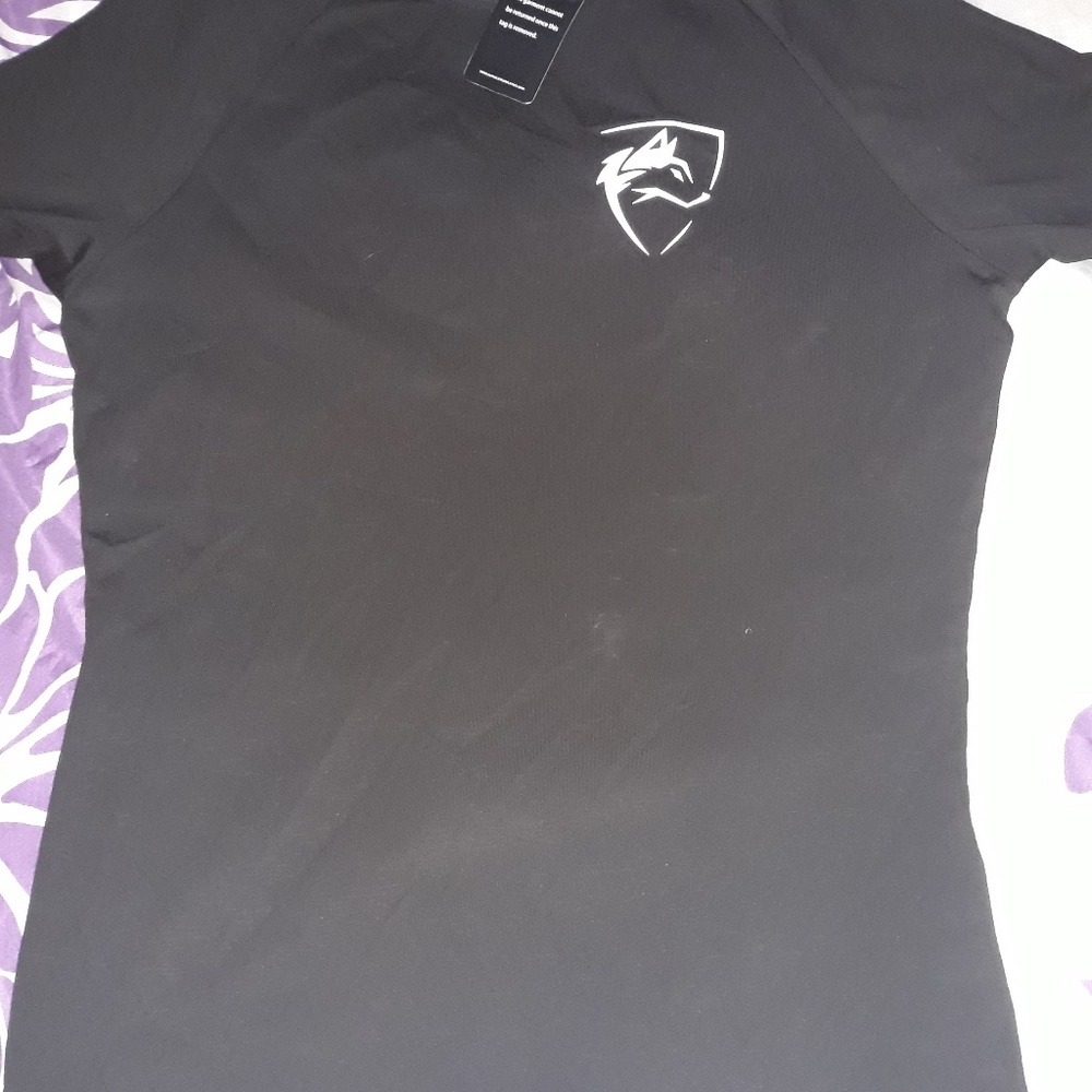 Alphalete Mens medium shirts